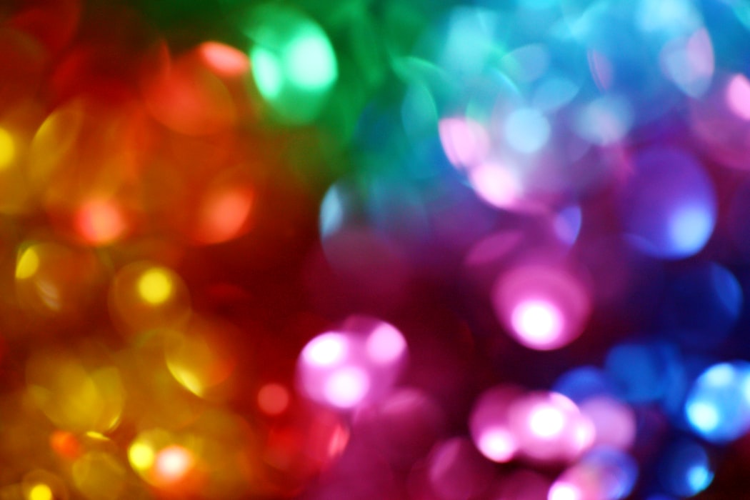 Colors-textures_Photo by Sharon McCutcheon on Unsplash