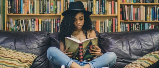 Teen reading Photo by Seven Shooter on Unsplash